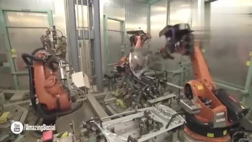 國外高科技工廠,完全靠機械手臂工作